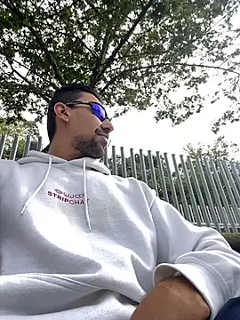 Snapshot of dantedesirexx chatting on 10-08-25, 08:06 dantedesirexx online show from 10-08-25, 08:06