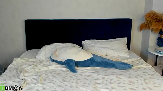 Snapshot of Esme_Runn chatting on 05-18-26, 03:13 Esme Runn online show from 05-18-26, 03:13