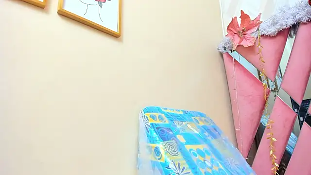 Snapshot of charlotterichardss chatting on 12-06-24, 10:16 charlotterichardss online show from 12-06-24, 10:16