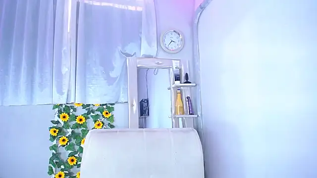 Snapshot of alaia_03 chatting on 01-13-25, 03:36 alaia 03 online show from 01-13-25, 03:36