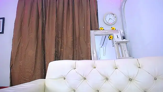 Snapshot of alaia_03 chatting on 03-08-25, 03:24 alaia 03 online show from 03-08-25, 03:24