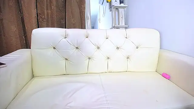 Snapshot of alaia_03 chatting on 03-17-25, 03:40 alaia 03 online show from 03-17-25, 03:40