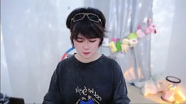 Fan ting online show from 11-01-25, 02:30