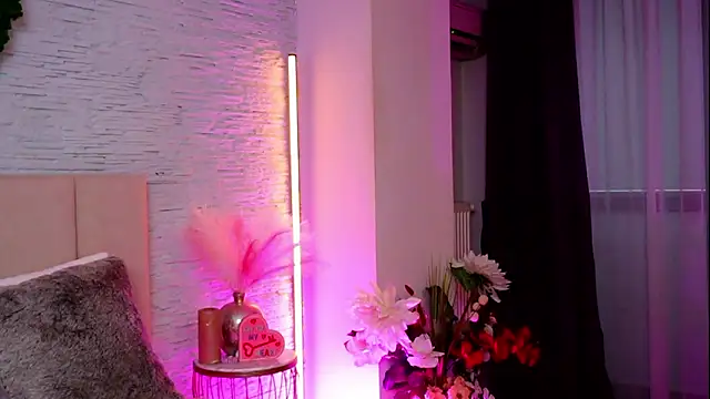 RachelSwaan online show from 02-17-26, 05:37