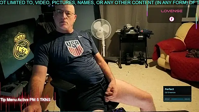 Snapshot of Pilot_Dave_69 chatting on 09-24-25, 03:21 Pilot Dave 69 online show from 09-24-25, 03:21