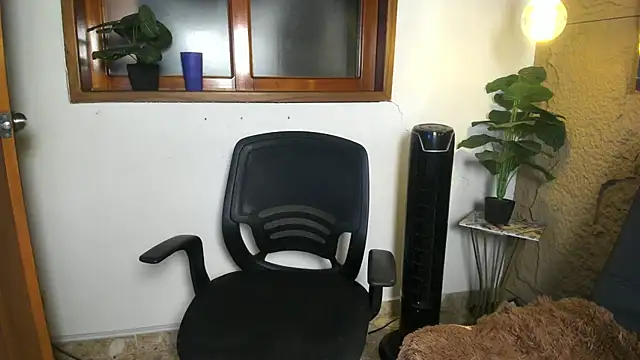 Layla 707 online show from 04-21-26, 08:55