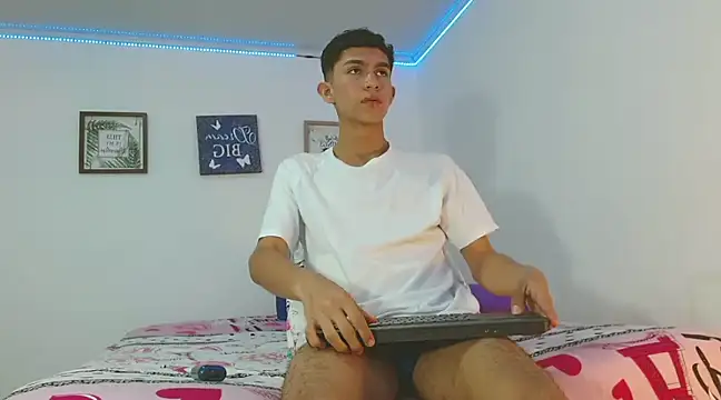 Noah tyler  online show from 12-21-24, 09:25