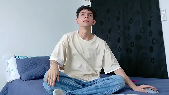 Noah tyler  online show from 10-28-25, 05:48