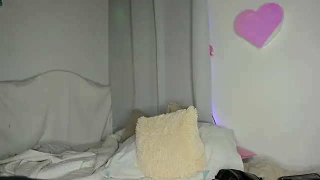 Leo bunny hot online show from 03-17-26, 07:01