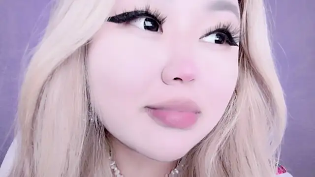 amelia sunlight online show from 12-17-24, 03:39