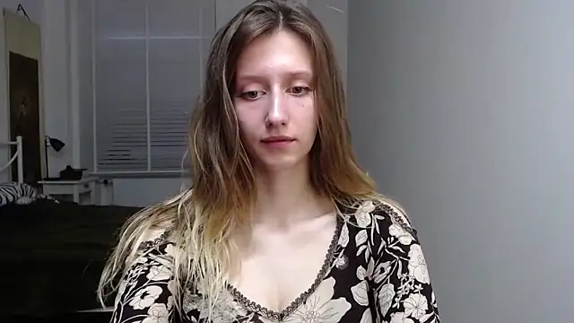 LUNA delight online show from 10-22-25, 05:30