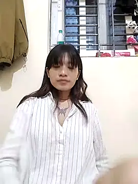 Snapshot of Cool__girl chatting on 01-16-25, 08:03 Cool girl online show from 01-16-25, 08:03