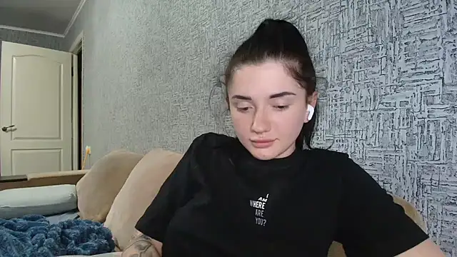 Liana diva online show from 02-12-26, 04:13