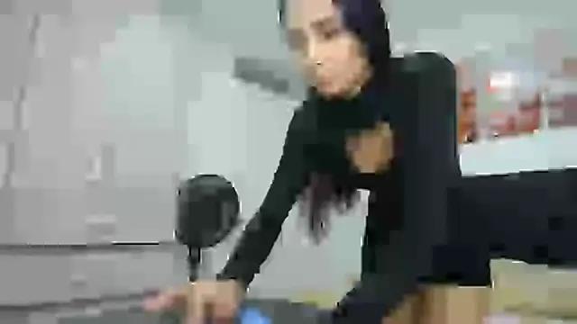 Snapshot of conni_f00x chatting on 12-16-24, 12:27 conni f00x online show from 12-16-24, 12:27