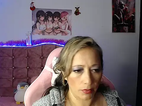 Snapshot of Melanyy_100 chatting on 12-28-24, 12:04 Melanyy 100 online show from 12-28-24, 12:04