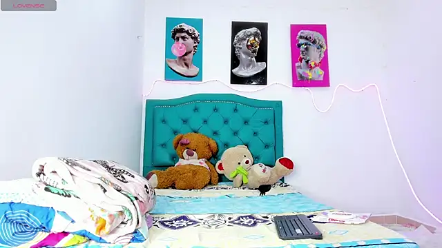 Lilybaudinx96 online show from 02-25-26, 05:39