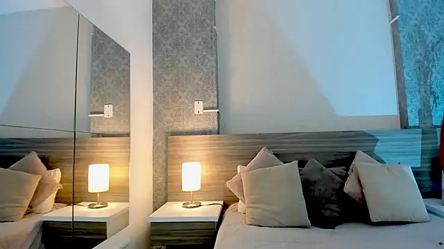 Snapshot of Mistyca chatting on 09-25-25, 10:52 Mistyca online show from 09-25-25, 10:52