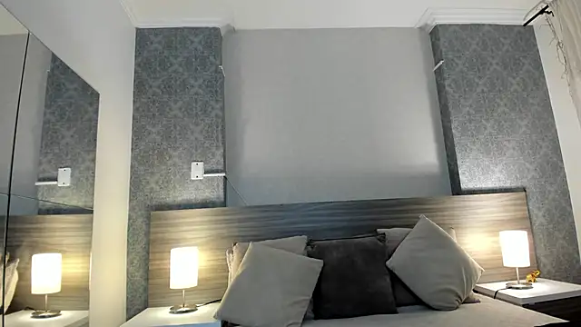 Snapshot of Mistyca chatting on 10-18-25, 10:38 Mistyca online show from 10-18-25, 10:38