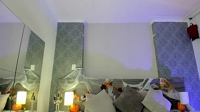 Snapshot of Mistyca chatting on 10-29-25, 11:12 Mistyca online show from 10-29-25, 11:12