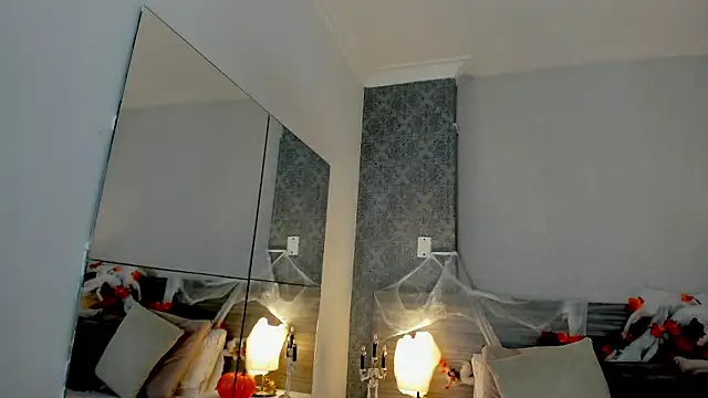 Snapshot of Mistyca chatting on 10-30-25, 10:27 Mistyca online show from 10-30-25, 10:27