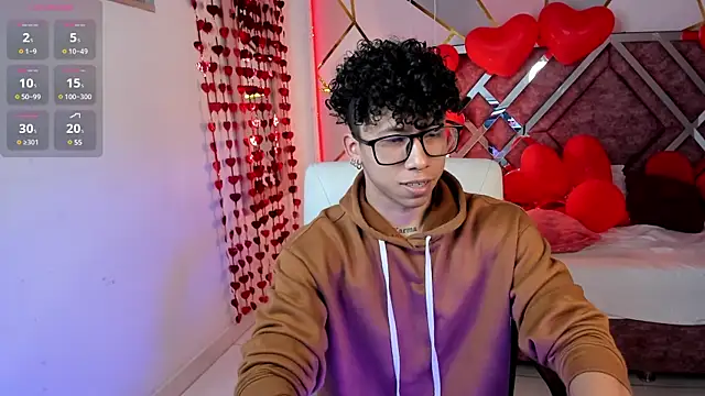 AkazaBoy  online show from 02-19-25, 04:44