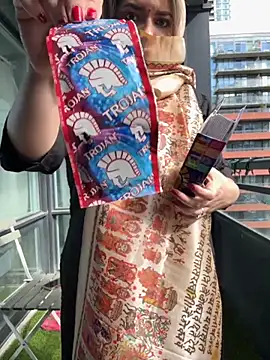 famous indian girl online show from 10-12-25, 06:07