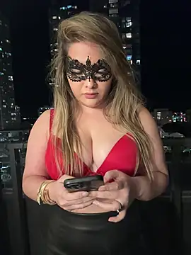 Snapshot of famous_indian_girl chatting on 06-21-26, 04:04 famous indian girl online show from 06-21-26, 04:04