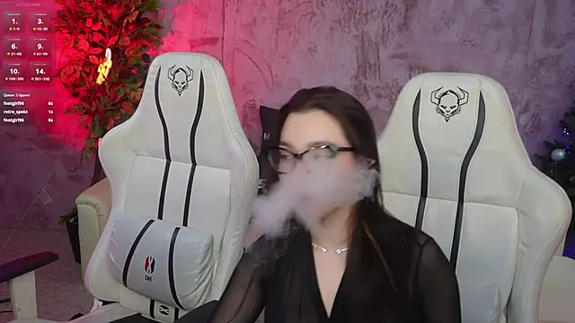 Magnetic Mia  online show from 12-14-24, 03:25