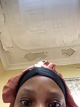 Snapshot of BeautyAuroa chatting on 02-17-25, 08:26 BeautyAuroa online show from 02-17-25, 08:26