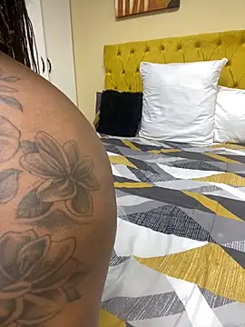 Snapshot of BeautyAuroa chatting on 09-08-25, 06:29 BeautyAuroa online show from 09-08-25, 06:29