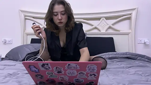 Snapshot of misswishh_ chatting on 12-17-24, 07:48 misswishh online show from 12-17-24, 07:48