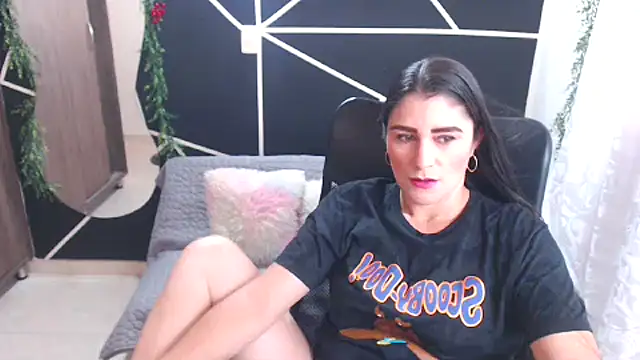 LUCY LI online show from 01-31-25, 06:25