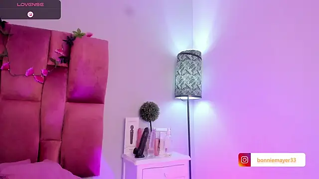 Snapshot of SweetBonniie chatting on 01-19-25, 01:44 SweetBonniie online show from 01-19-25, 01:44