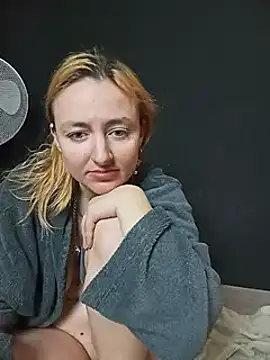 Snapshot of Sexy-Milf-Big chatting on 12-17-24, 01:29 Sexy-Milf-Big online show from 12-17-24, 01:29