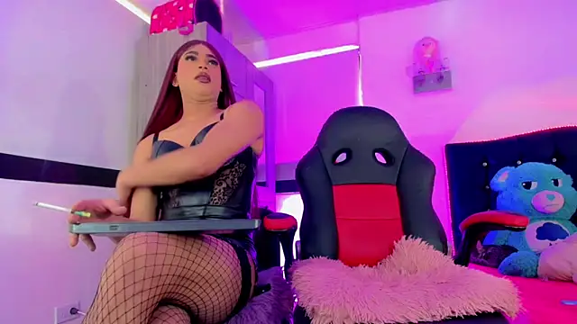 Hellen moons   online show from 11-06-25, 07:15