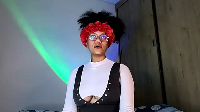 Snapshot of Ale_xandra chatting on 05-28-26, 11:13 Ale xandra online show from 05-28-26, 11:13