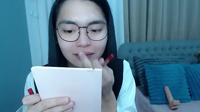 zhaviahale21 online show from 10-29-25, 08:38