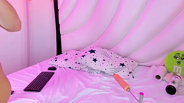 Snapshot of Hugo_Coopers chatting on 12-03-24, 05:20 Hugo Coopers online show from 12-03-24, 05:20