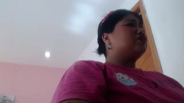 Snapshot of Gabycutee chatting on 02-08-26, 07:39 Gabycutee online show from 02-08-26, 07:39