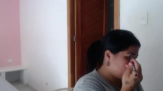 Snapshot of Gabycutee chatting on 02-22-26, 07:12 Gabycutee online show from 02-22-26, 07:12