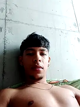 Snapshot of Elputas chatting on 10-15-25, 03:34 Elputas online show from 10-15-25, 03:34