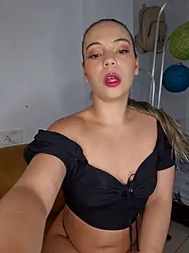 Snapshot of Antonella2_m chatting on 01-09-25, 06:04 Antonella2 m online show from 01-09-25, 06:04
