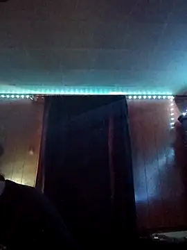 Snapshot of RobStrokes215 chatting on 02-11-26, 05:40 RobStrokes215 online show from 02-11-26, 05:40