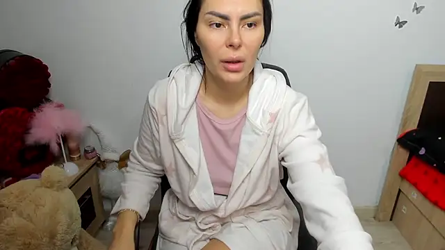 kilenyapatrice online show from 06-06-26, 10:42