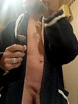 Snapshot of FRANKY_nycc1978 chatting on 10-14-25, 06:42 FRANKY nycc1978 online show from 10-14-25, 06:42