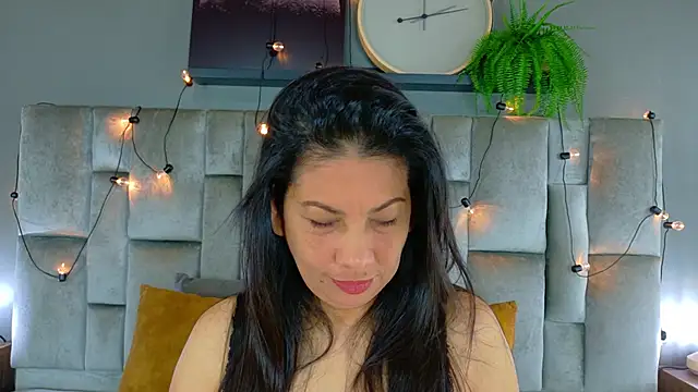 JaylaScott   online show from 04-18-26, 11:47