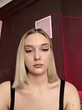 Snapshot of Alisa_Rise chatting on 03-07-25, 09:06 Alisa Rise online show from 03-07-25, 09:06