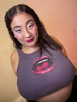alexxaa96 online show from 05-10-26, 01:11