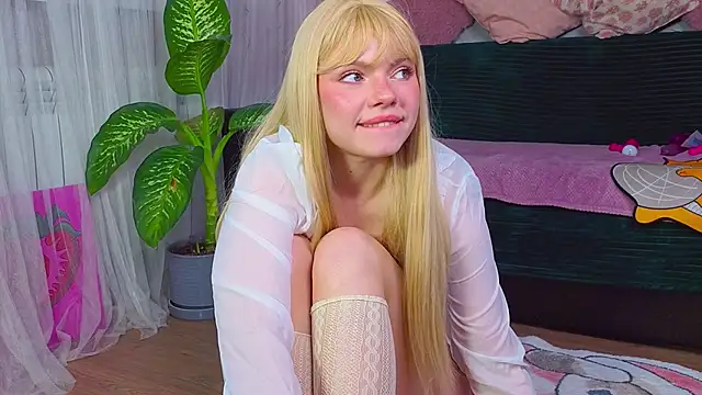 Red  Candy online show from 04-22-26, 01:34