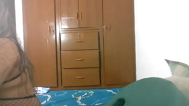 Snapshot of Gonul_Aslanbey chatting on 10-01-25, 02:50 Gonul Aslanbey online show from 10-01-25, 02:50